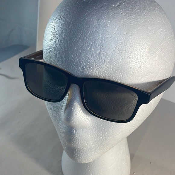 Marc Hunter 7911 Sunglasses in Black outside brown inside (with flaw) - Picture 1 of 9